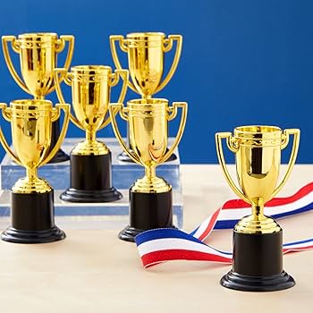 Amazon.co.jp: Juvale Mini Trophies バルク - 4インチ